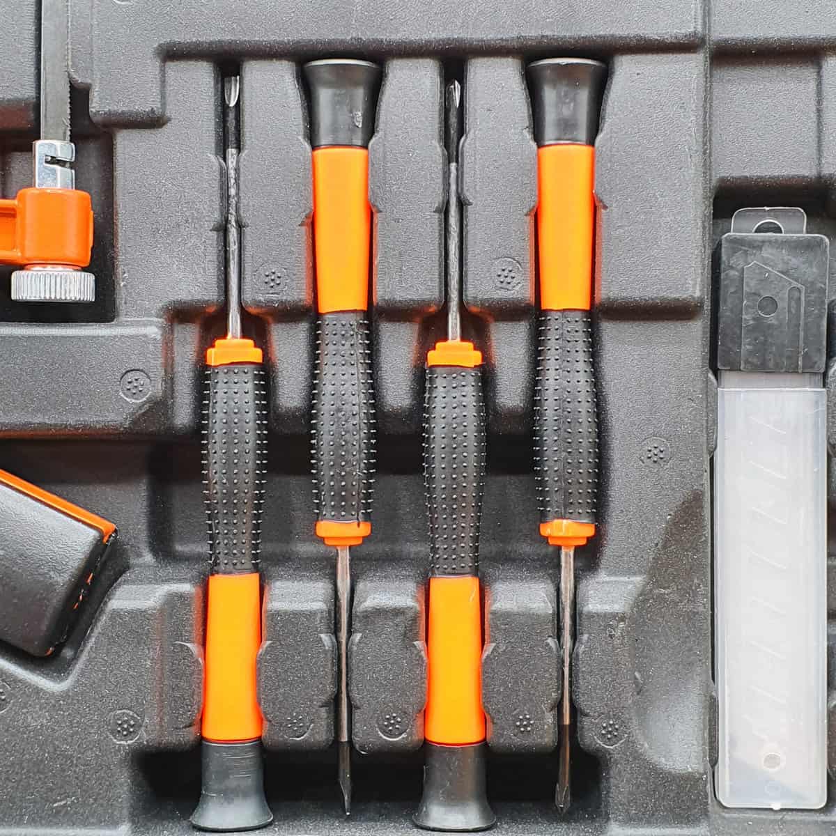 مجموعه 100 عددی ابزار دی ال تی سی مدل 2009